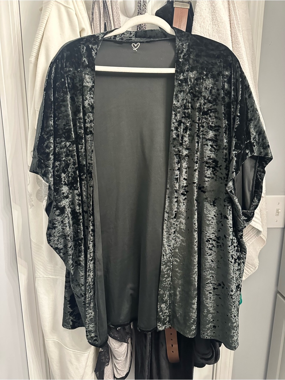 Victoria's Secret Crushed Velvet Open-Front Kimono Robe in Black